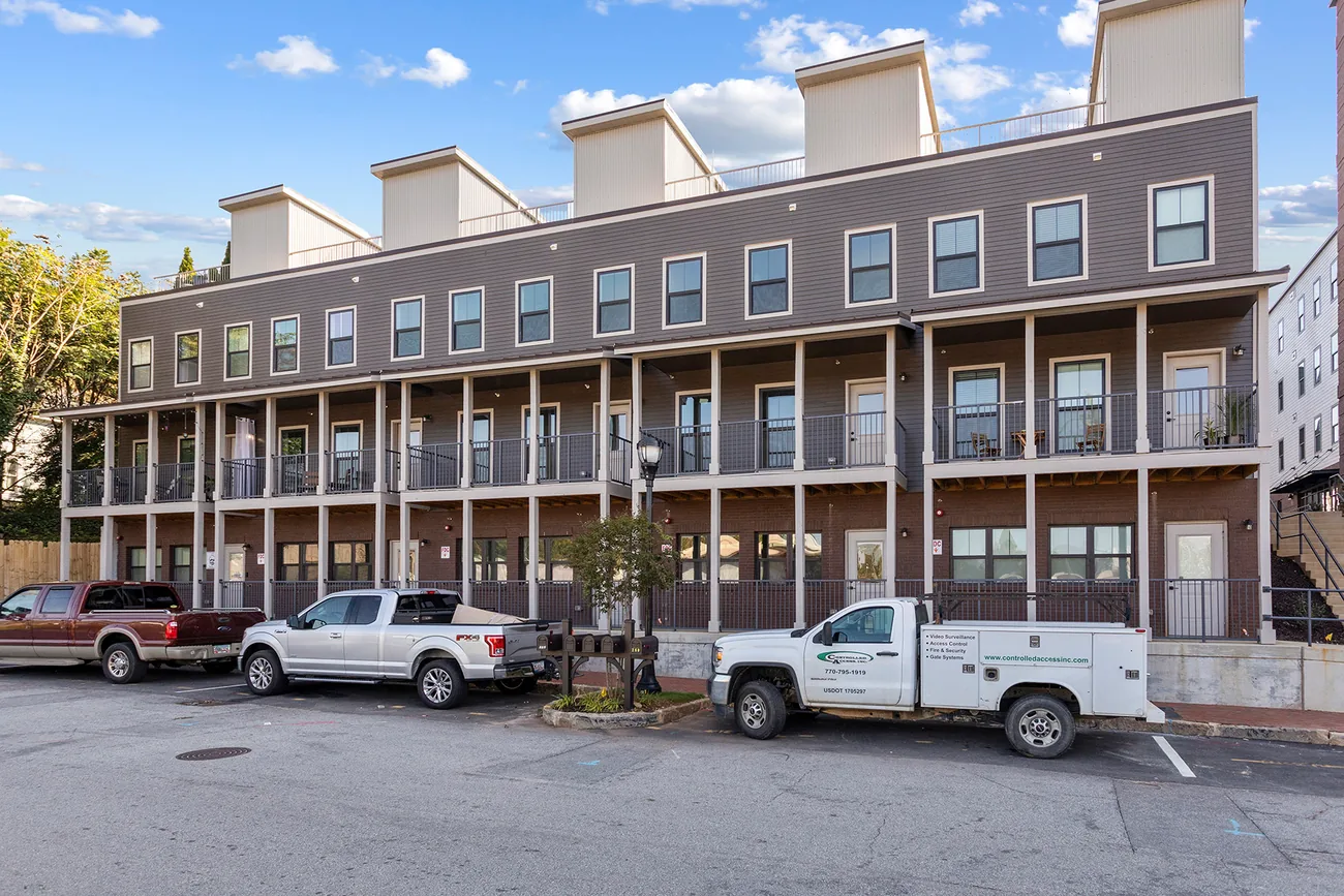 764 Memorial Drive gallery image 11