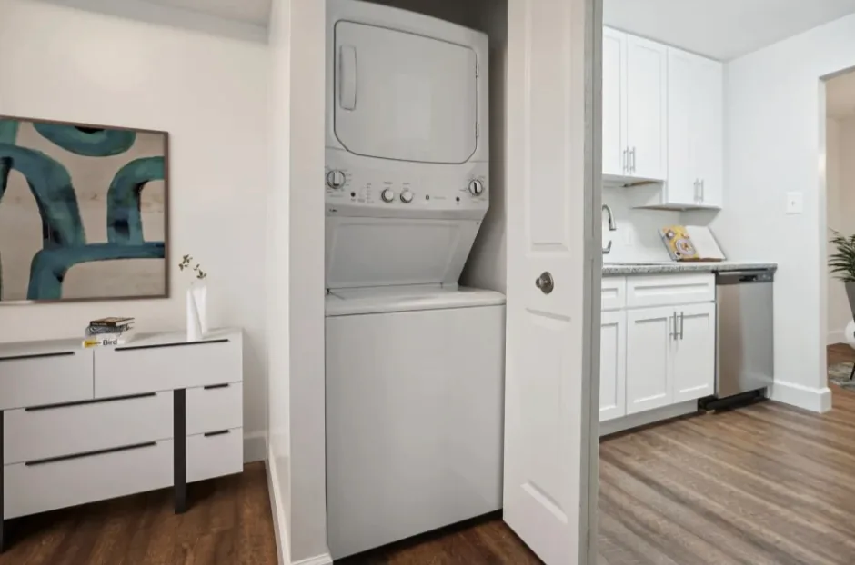 Satyr Hill Apartments gallery image 2